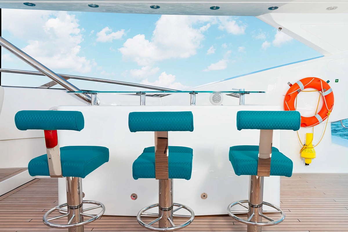 Аренда мега яхты 	Sunseeker 115 Predator в Сочи